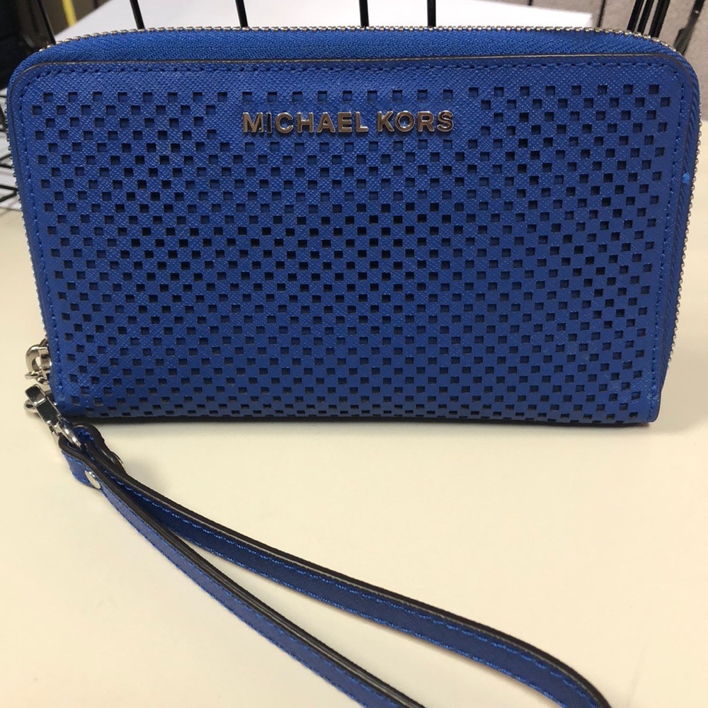 AUTHENTIC Michael Kors Blue purse & Wristlet set